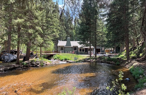 Bailey Cabin | Creekside Oasis in the National Forrest