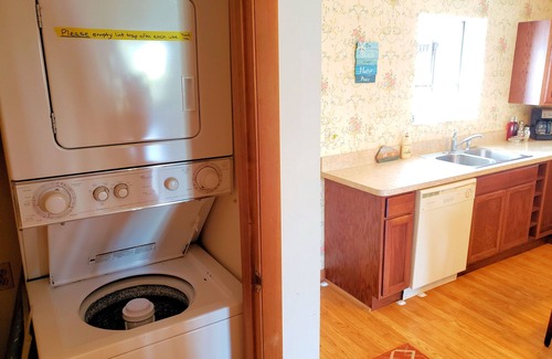 Deep Hole House | Creekside Paradise - Water front &Access -Pet Friendly -Shared Dock NO LINENS