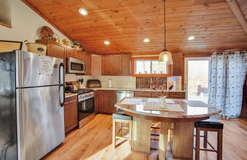 Wellsboro House | Creekside Retreat: Rail Trail Access Nearby!