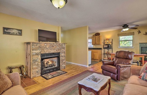 Mars Hill House | Creekside Retreat w/Deck, 18 Miles to Wolf Ridge