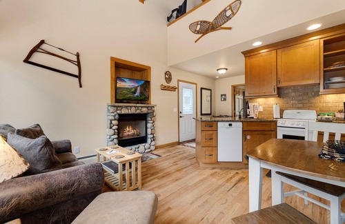 Fall River Estates Condo | Creekside Suite 05 (NO HT)