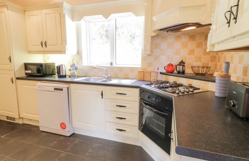 Portnablagh Cottage | CREESLOUGH VIEW, pet friendly in Creeslough, County Donegal
