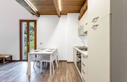 Cremia House | Cremia Lake View By Halldis