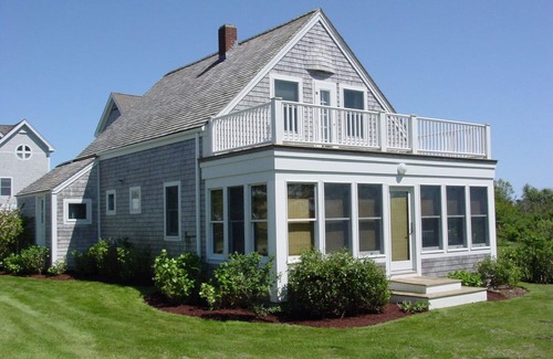 New Shoreham House | CRESCENT BEACH COTTAGE - Just steps to the private path to the BEACH