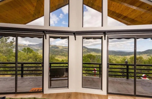 Yosemite Forks Ski Chalet | 🌙 Crescent Chalet - Hot Tub, Views, Sauna!