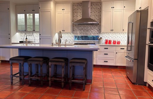 Lodi House | Crescent House - Tranquil Downtown Home