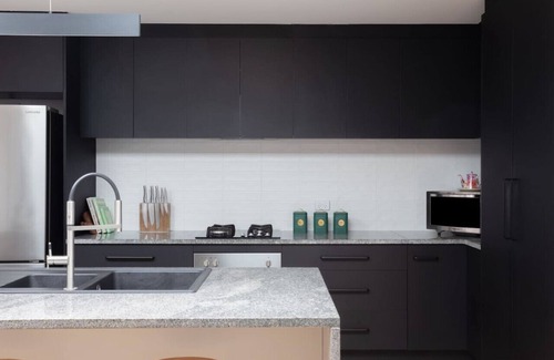 South Launceston Apartment | Crescent Townhouse - newly built + close to LGH