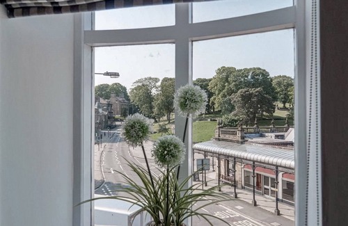 Buxton Cottage | CRESCENT VIEW, family friendly, character holiday cottage in Buxton