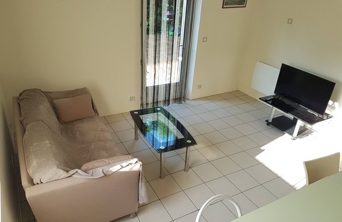 Crest Apartment | Crest Stay in a Furnished Quiet