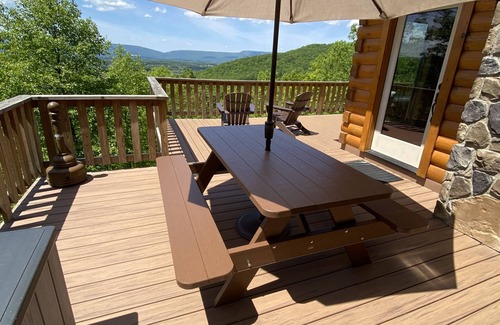 Stanley Cabin | Cresta Blava in Beautiful Shenandoah Woods