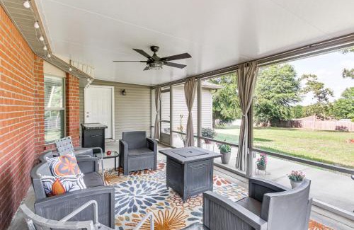 Crestview House | Crestview Family Home Screened Porch and Games!