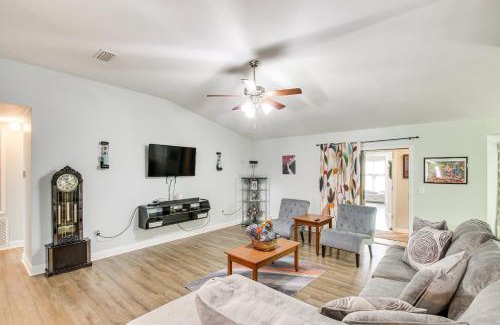 Crestview House | Crestview Family Home Screened Porch and Games!