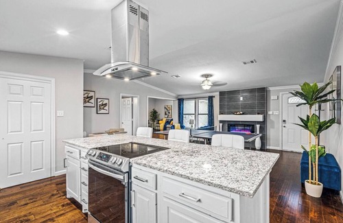 Wylie House | Crew-Friendly | 1-Level · Huge Yard · Big Parking