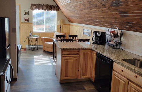 Cripple Creek House | Cripple Creek Cabin with Fantastic Views and Hot Tub