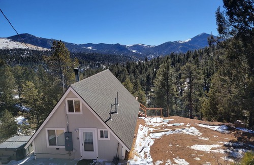 Cripple Creek House | Cripple Creek Cabin with Fantastic Views and Hot Tub