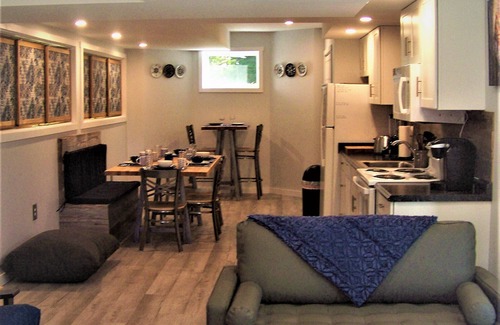 Leicester Apartment | Critter Hill 2 BR Luxe Apt. Pet/Motorcycle Friendly