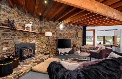 Dinner Plain Ski Chalet | Croajingalong - Dinner Plain