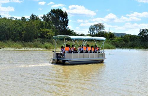 Ramotswa Cabin | Crocodile Pools Resort