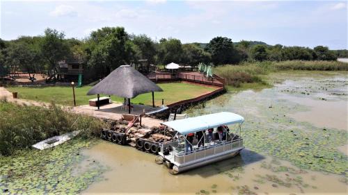Ramotswa Cabin | Crocodile Pools Resort