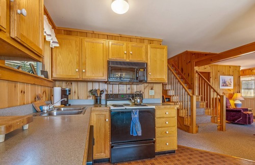 Rangeley House | Croker Cottage | Charming Cottage on Rangeley Lake