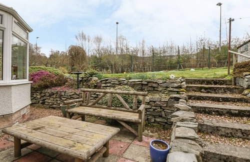 Aberfeldy Cottage | CROMALLT, pet friendly, with a garden in Aberfeldy