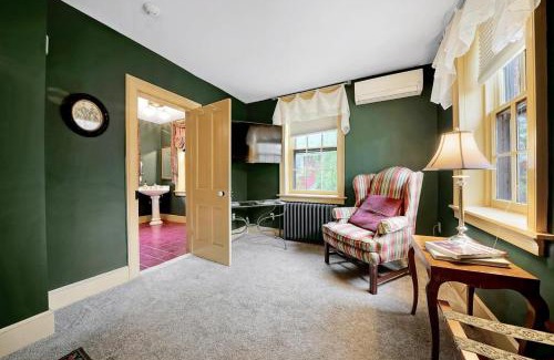 Cornwall Bed & Breakfast | Cromwell Manor Inn