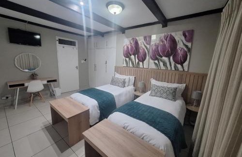 Kimberley House | Cronin Luxury accommodation Room 4