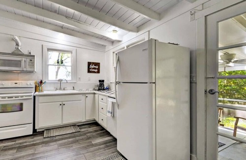 St. Marys Cottage | Crooked River Charm: Sabina's Riverside Cottage