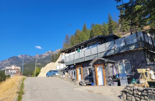 East Kootenay Hotel | Cross Suite - MistyRiver Lodge