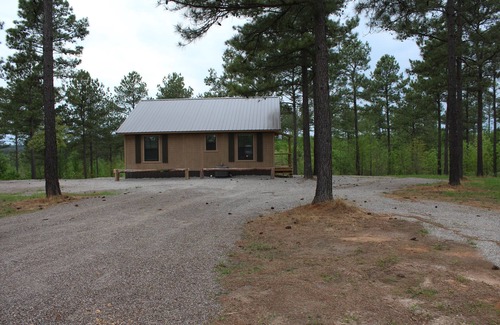 Murfreesboro Cabin | Crosscut Cabins- Minutes from Lake, River, & Diamond Mine! Private Hiking Trail!