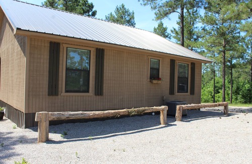 Murfreesboro Cabin | Crosscut Cabins- Minutes from Lake, River, & Diamond Mine! Private Hiking Trail!