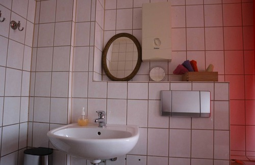 Forst Bed & Breakfast | Crossen an der Oder - Historisches Backsteinhaus im Naturgarten