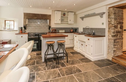 Forfar House | CROSSTON FARM, pet friendly, luxury holiday cottage in Forfar