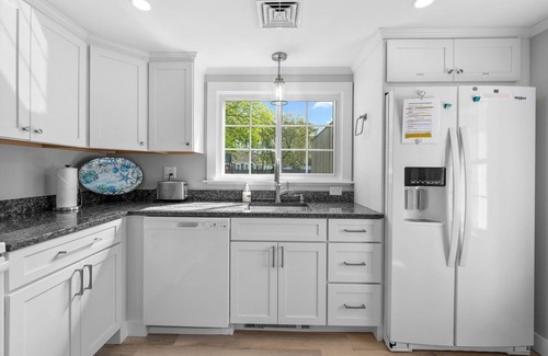 West Harwich House | Crosswinds II: Cape Home Near Beach & Dog-Friendly