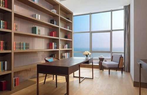 Haicheng District Hotel | Crowne Plaza Beihai Silver Beach by IHG
