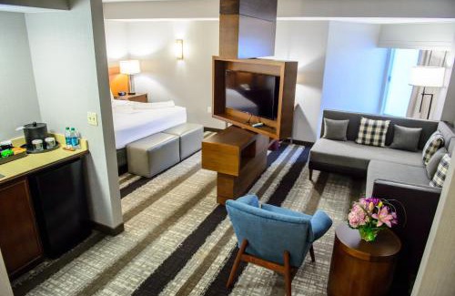 Herndon Hotel | Crowne Plaza Dulles Airport by IHG