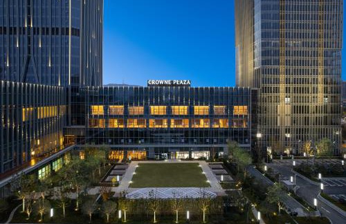Jingmen Hotel | Crowne Plaza Jingmen by IHG