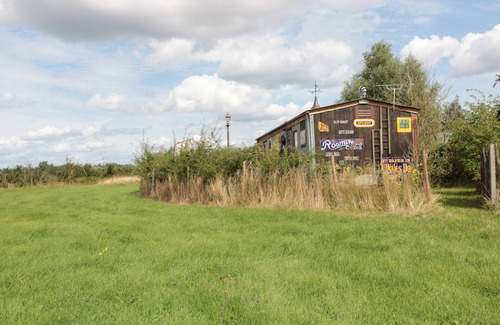 Gloucester Cottage | CROWS CABIN, pet friendly, character holiday cottage in Gloucester