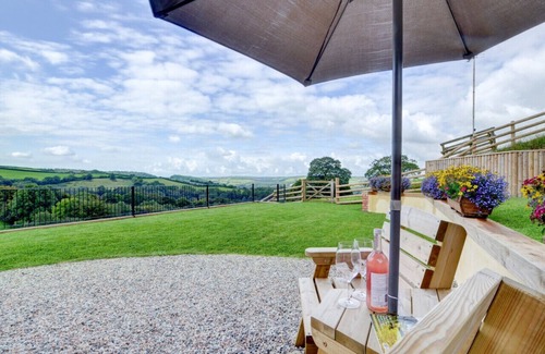 Christchurch House | Crows Nest - One Bedroom House, Sleeps 2