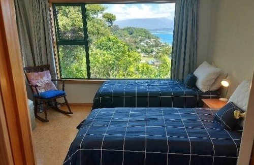 Tata Beach Cottage | Crows Nest - Tata Beach Holiday Home