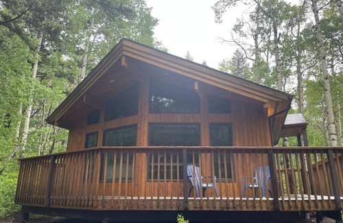 Crowsnest Pass Cabin | Crowsnest River Chalet - Eagle