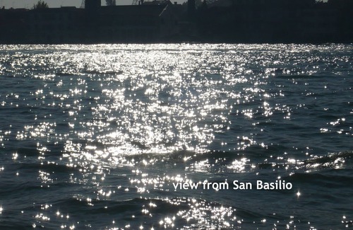 Dorsoduro Apartment | CRUISE PORT, LAGOON, UNIVERSITY with canal view