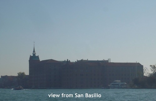Dorsoduro Apartment | CRUISE PORT, LAGOON, UNIVERSITY with canal view