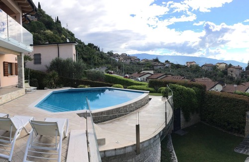 Pulciano Apartment | Cryss Attic - Large Penthouse with breathtaking Lake View