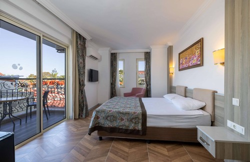 Kemer Resort | Crystal Aura Beach Resort & Spa – All Inclusive