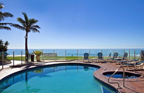 Tugun Apartment | Crystal Beach 42 - Absolute Beachfront & Pool