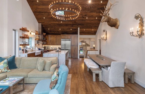 Mountain Village Ski Chalet | Crystal Chalet by Cuvee