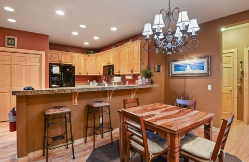 Crystal Bay House | Crystal Charm – Amazing 3 BDR Condo Close to Beaches, Casinos, & Skiing!