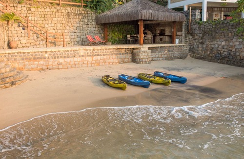 Ponta Leste House | Crystal clear paradise