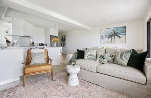 Sunshine Beach Apartment | Crystal Shores Unit 2, 200m to beach, dog friendly
